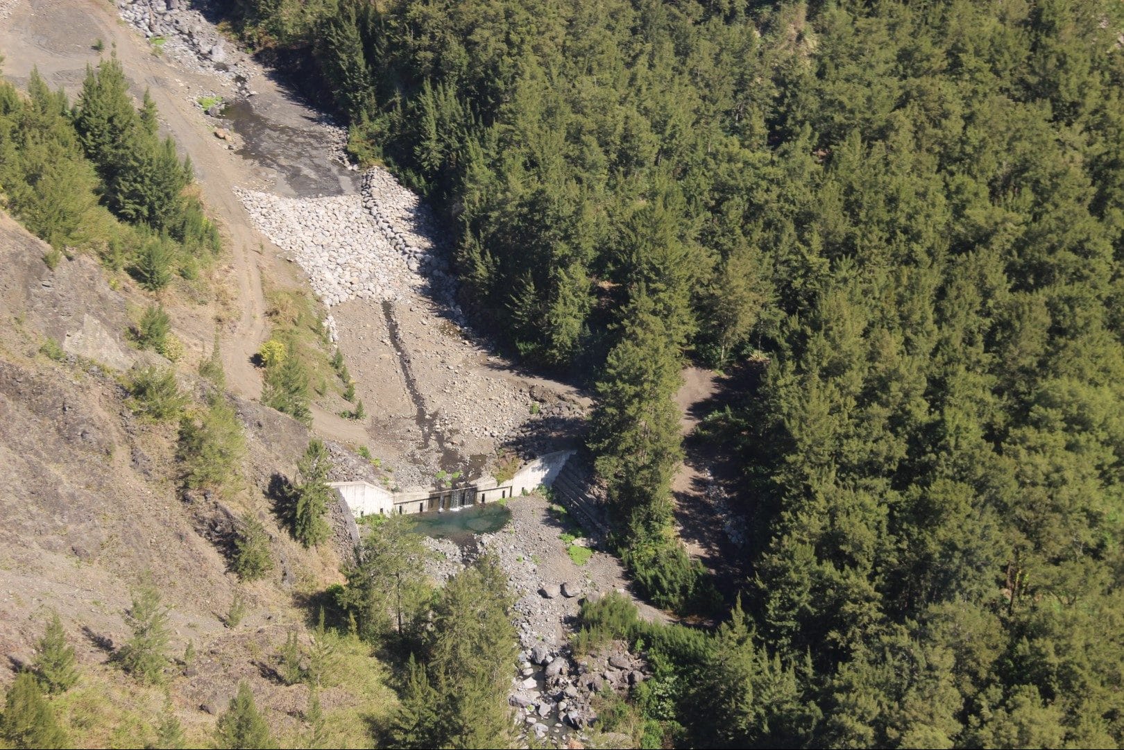 Travaux de protection du lit de la Ravine Roche à Jacquot