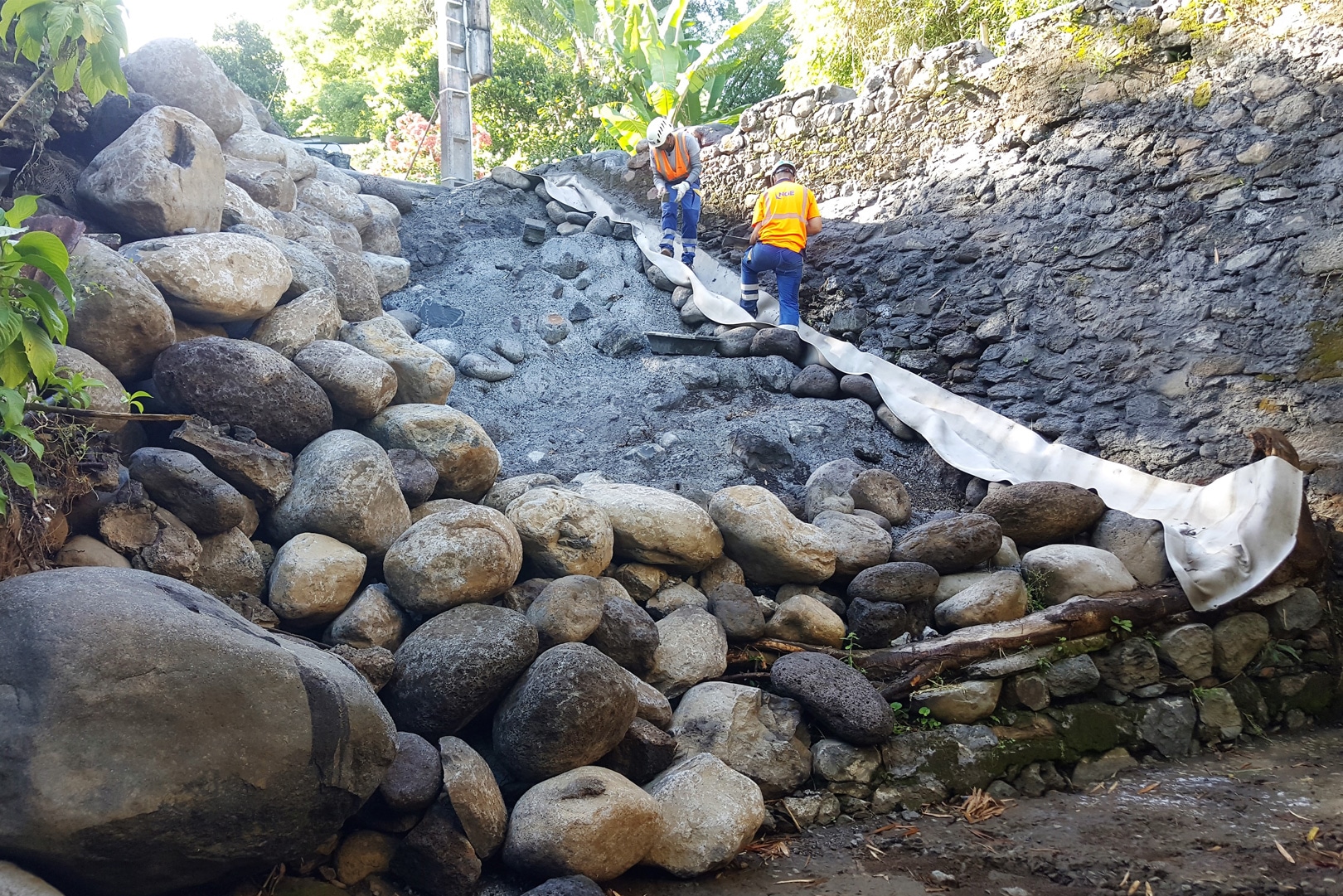 Travaux d’urgence sur la ravine Sèche suite au passage de FAKIR